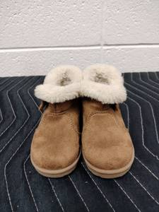 lot 25694 image: Suede & Faux Fur Clog Slippers Size 5y