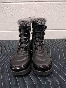 lot 25697 image: Totes Insulated Winter Snow Boots Faux Fur Lined - Size 6