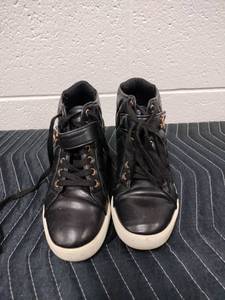 lot 25698 image: Juicy Couture Black Quilted High-Top Sneaker Boots