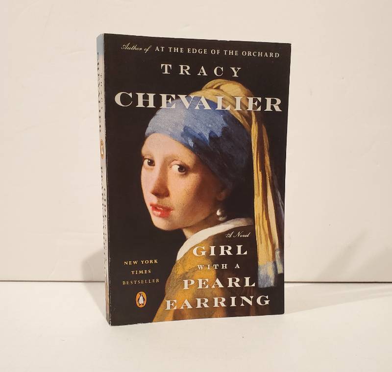 lot 59091 image: Girl with a Pearl Earring by Tracy Chevalier Penguin Books Fiction Novel - Retail $16