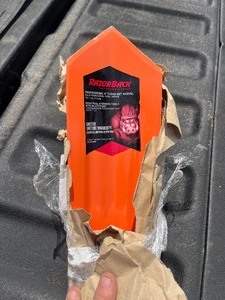 lot 13 image: RAZORBACK TOOLS PROFESSIONAL 4 CLEAN OUT SHOVEL Wooden Handle