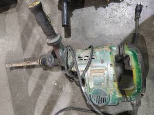 lot 11743 image: DeWalt Corded Rotary Hammer Drill  Model D25604