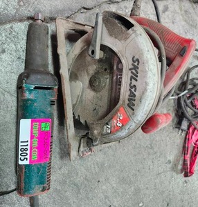 lot 11805 image: SKIL SAW 2.4 HP Circular Saw  Model 1806