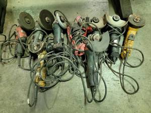 lot 11810 image: Bulk Lot - Angle Grinders  Does Not Power On