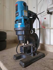 lot 23701 image: Hougen Oura Electro-hydraulic Hole Puncher 115V Part 75305