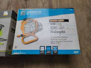 lot 23723 image: (2) Halogen Work Lights