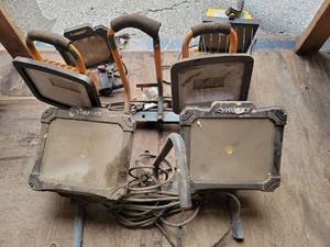 lot 23726 image: (4) Portable Work Light Lot