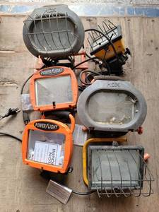 lot 23732 image: Lot Of Portable Work Lights