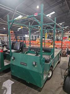 lot 5285 image: Cushman Electric Utility Cargo Bed w Canopy