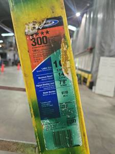 lot 23668 image: 16 Ft - NEB 300 lbs Fiberglass Extension Ladder  Model 611D