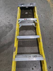 lot 23675 image: 10 Ft - Werner Fiberglass Extension Ladder 300 lb