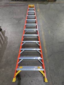 lot 23676 image: 12-16 Ft - Werner 300lb Fiberglass Extension Ladder&nbsp