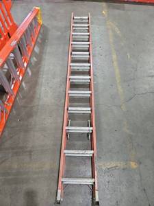 lot 23684 image: 24 Ft - Louisville Fiberglass Extension Ladder w Aluminum Rungs