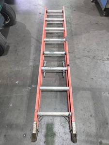 lot 23691 image: 16 Ft - Louisville Fiberglass Extension Ladder