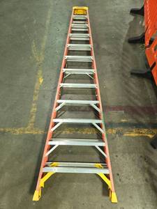 lot 23694 image: 12 Ft - Werner Fiberglass Extension Ladder 300lb