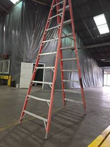 lot 23698 image: 16 Ft - Werner Fiberglass A-Frame Ladder