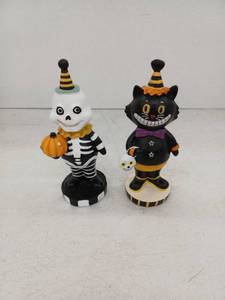 lot 10265 image: Halloween Skeleton & Black Cat Party Figurines w Hats