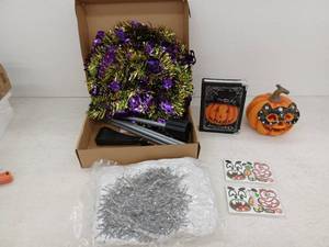 lot 10306 image: Halloween Lot