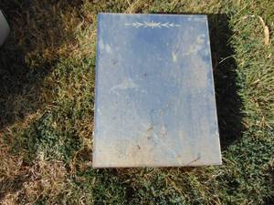 lot 3668 image: Metal Bathroom Cabinet - Vintage