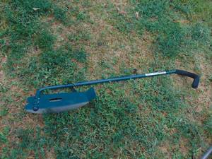 lot 3685 image: Hound Dog Steppin Edger