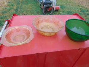 lot 3687 image: Depression Glass - 3 Pieces