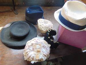 lot 3695 image: Vintage Ladies hats