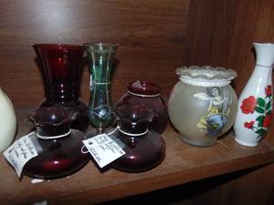 lot 3726 image: Shelf Full of Vases
