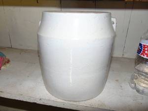 lot 3734 image: 1 Gallon Crock