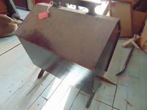lot 3776 image: Vintage Sewing Box