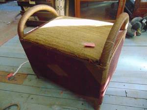 lot 3777 image: Rattan Stool