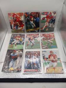 lot 67 image: Kansas City Chiefs Football Trading Cards Lot 9 Cards