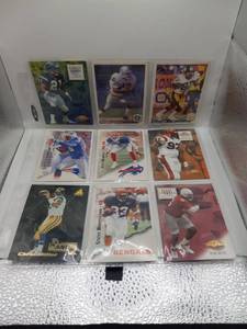 lot 77 image: Lot of 18 NFL Football Trading Cards 1990s