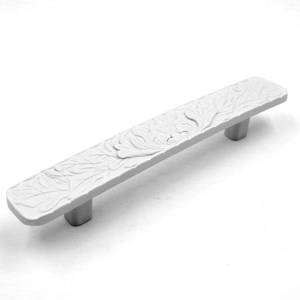 lot 932 image: JETLAND Bridged Drawer Cabinet Pulls, 3-Pack White 4 Hole Centers, Antique Peony Solid Cast, TG0115WW102 - Retail $19