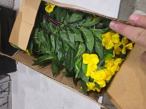 lot 6658 image: Artificial Flowers
