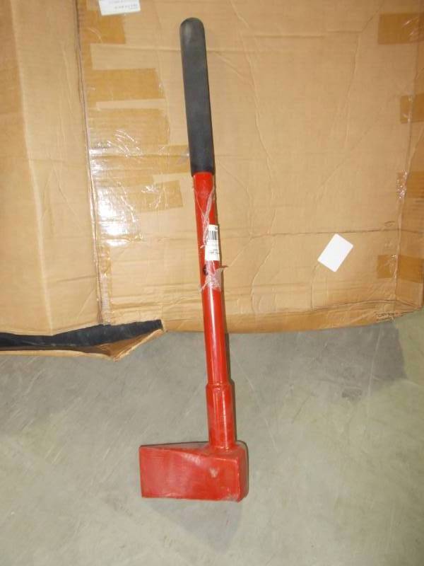 lot 2179 image: TJ-12T Splitting Maul Axe Truper 2911