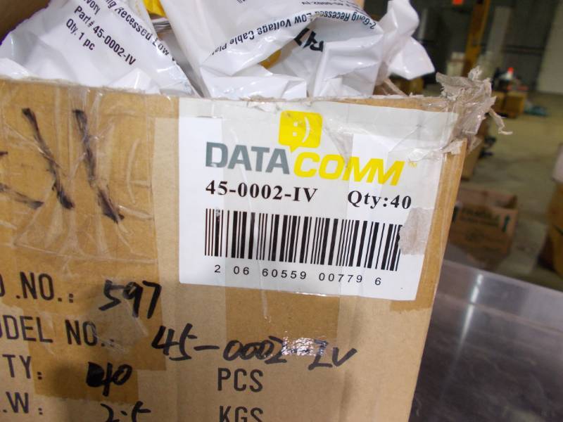lot 2184 image: Lot of Datacomm 2 gang recessed low voltage cable plate 45-0002-IV