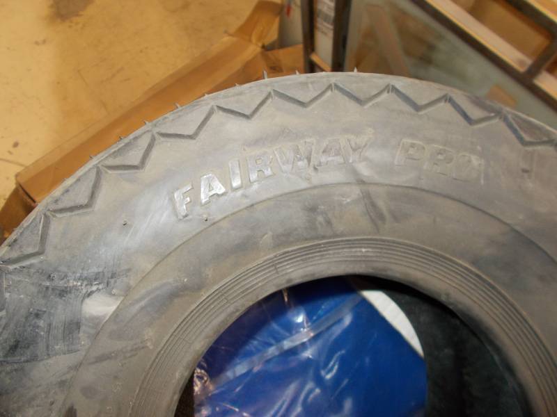 lot 2207 image: riding lawn mower tire