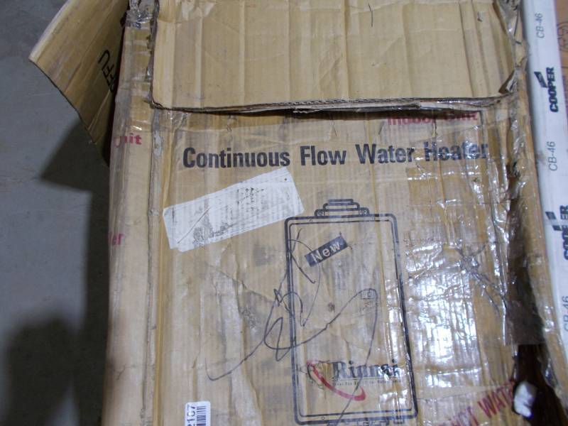 lot 2187 image: Rinnai R53 Continuous Flow Tankless water heater v2520ffu
