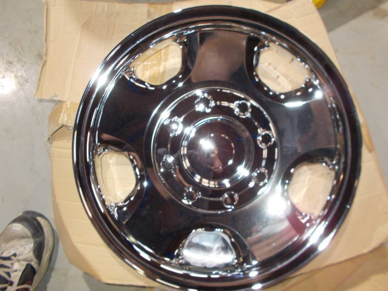 lot 2186 image: IMP-81X Hub Caps