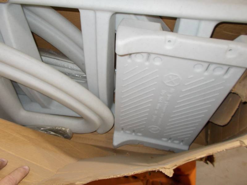 lot 2235 image: Lumi-O 6500 spa ladder