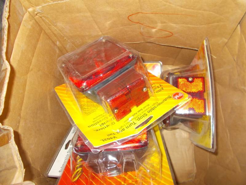 lot 2194 image: Peterson Submersible stop, turn and tail, trailer lights