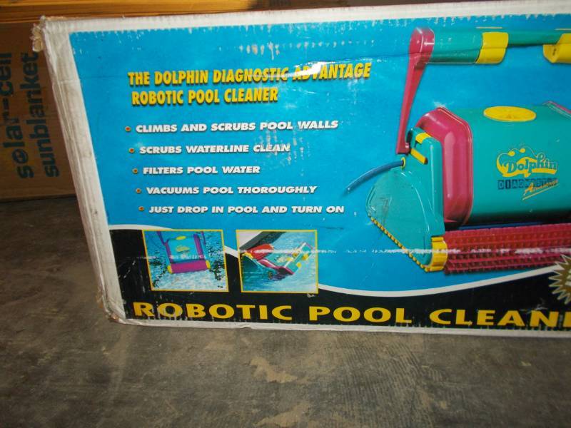 lot 2257 image: Dolphin Robotic pool cleaner