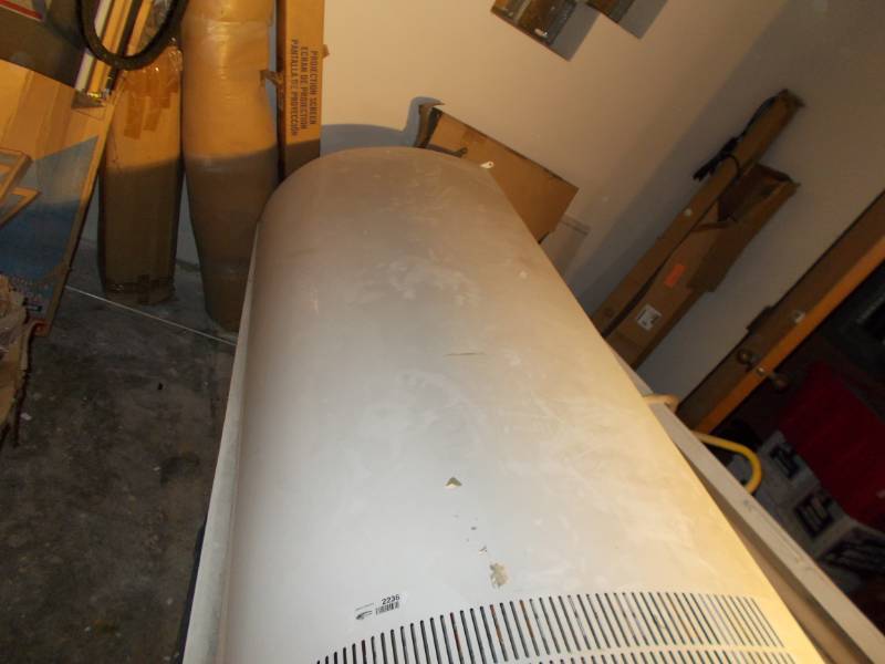 lot 2236 image: Wolff Sundash Radius Standup Tanning bed