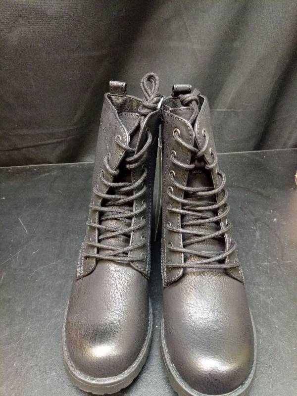 lot 148 image: Essentials Womens Lace Up Combat Boot, Black, Size 6.0 S406 - Retail $37