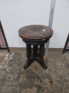 lot 1006 image: Round Pedestal Side Table with Tripod Base