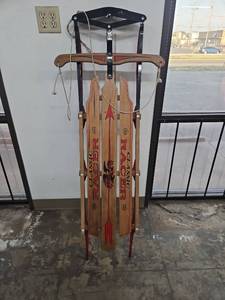 lot 1014 image: Flexible Flyer Classic Racer Sled with Pull Handle and Brake