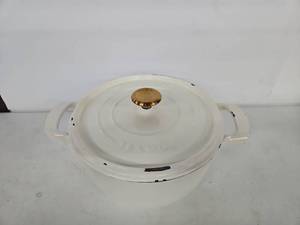 lot 1023 image: Tramontina 6 Quart Covered Dutch Oven White with Gold Lid