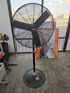 lot 1058 image: Central Machinery 30 Inch Pedestal Shop Fan 120VAC 60Hz 2.5A