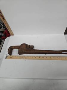 lot 1106 image: Pipe Wrench 18 inch