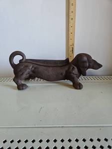 lot 1116 image: Cast Iron Boot Scraper Dachshund Dog 14 Weiner Too Cool 